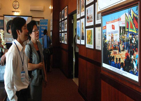 Pictured displayed confirming Vietnam’s sovereignty over Paracel Islands